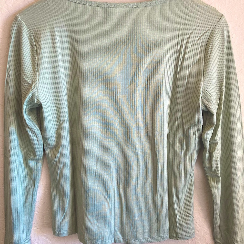 Hippie Rose Ruched-Front Rib-Knit Top - Picture 3 of 9